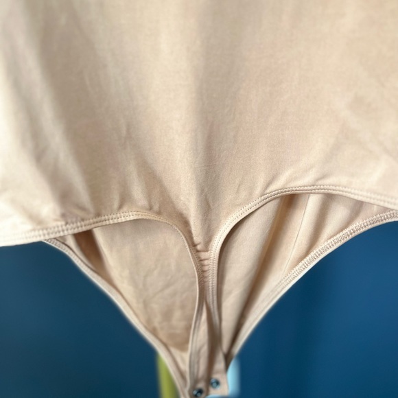 Express body contour bodysuit - Picture 7 of 9